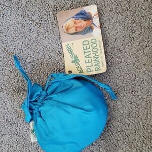 Vintage aquasheen pleated rainhood blue 100% nylon